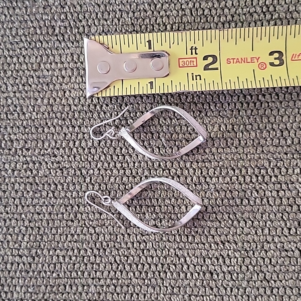 Silver Earings - Picture 3 of 3